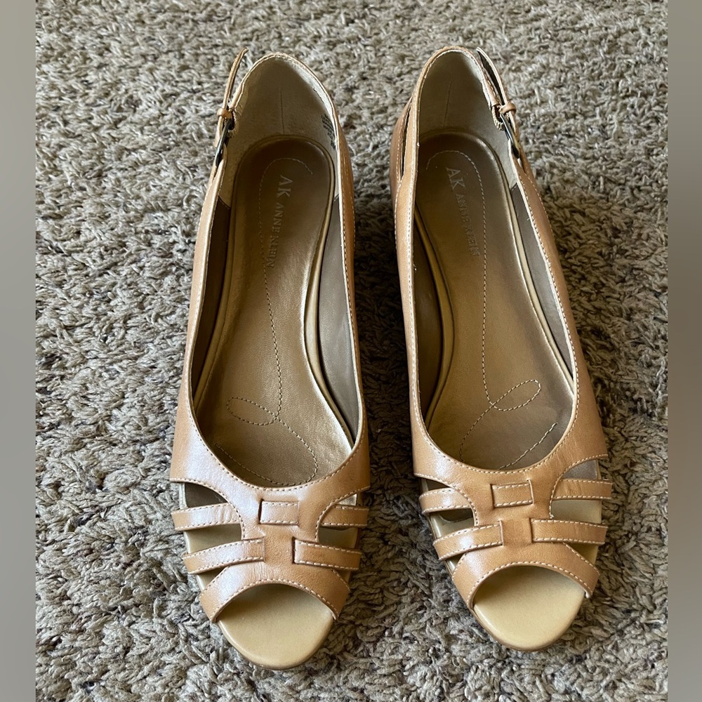 AK Anne Klein Vintage Kitten Heels 9M